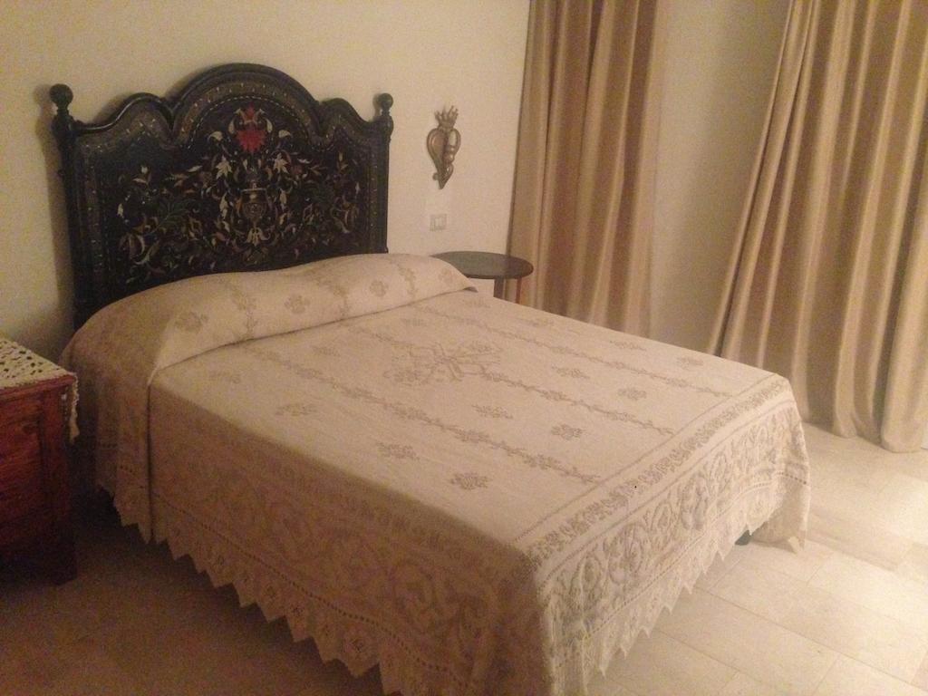 Antica Dimora La Corona San Pantaleo Room photo